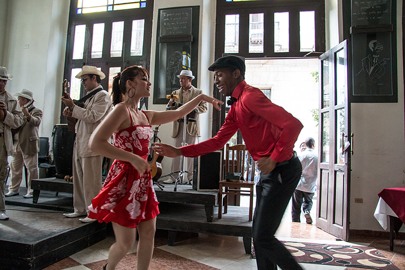 Dancers at Caf Taberna, Havana, Cuba