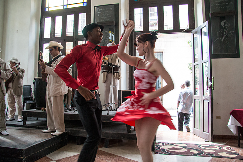 Dancers at Caf Taberna, Havana, Cuba