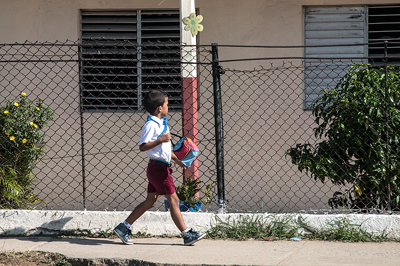 Walking Home From School, Carretera Central de Cuba