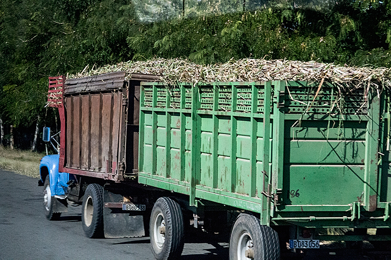 Truck en Route Santa Clara to Havana, Cuba